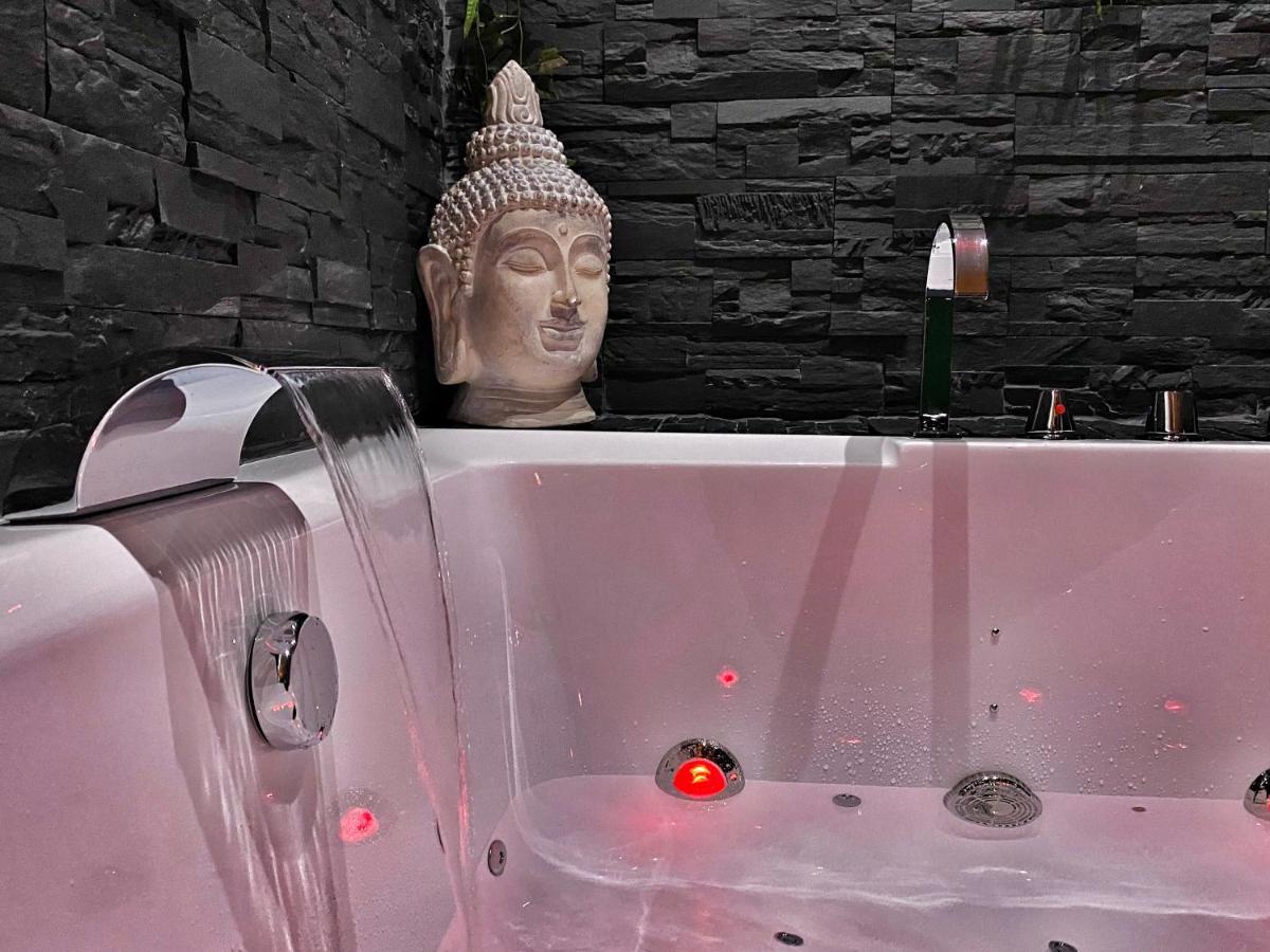 Suite Jacuzzi Privatif Plage Des Catalans Marseille Kültér fotó