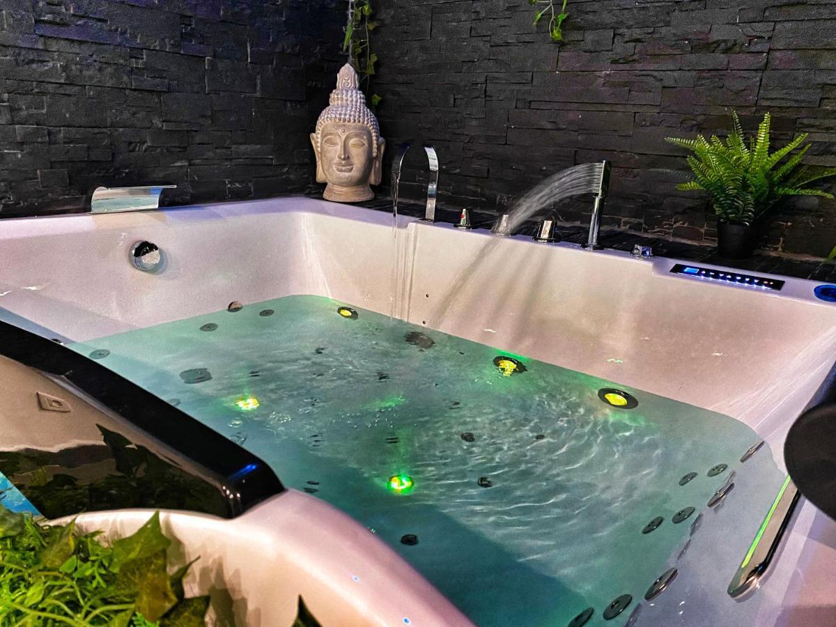 Suite Jacuzzi Privatif Plage Des Catalans Marseille Kültér fotó