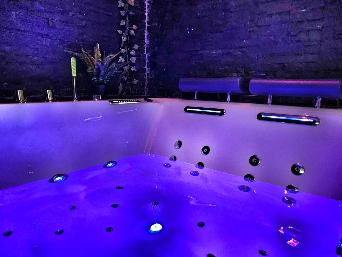 Suite Jacuzzi Privatif Plage Des Catalans Marseille Kültér fotó
