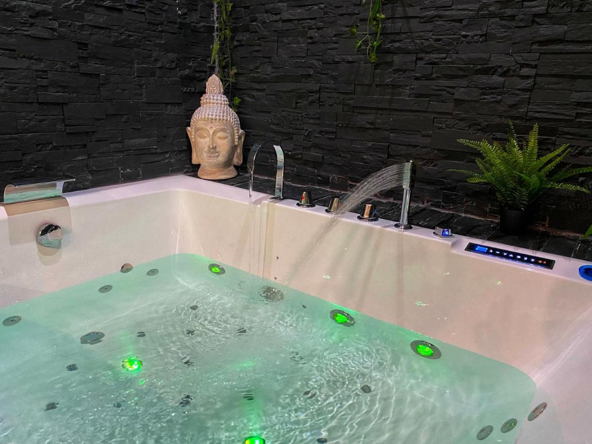 Suite Jacuzzi Privatif Plage Des Catalans Marseille Kültér fotó